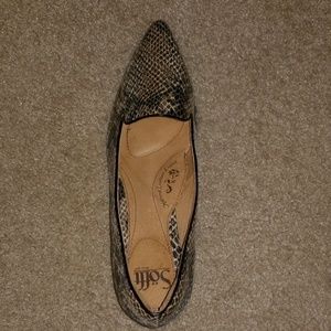 Snakeskin Low-Heeled Pumps
